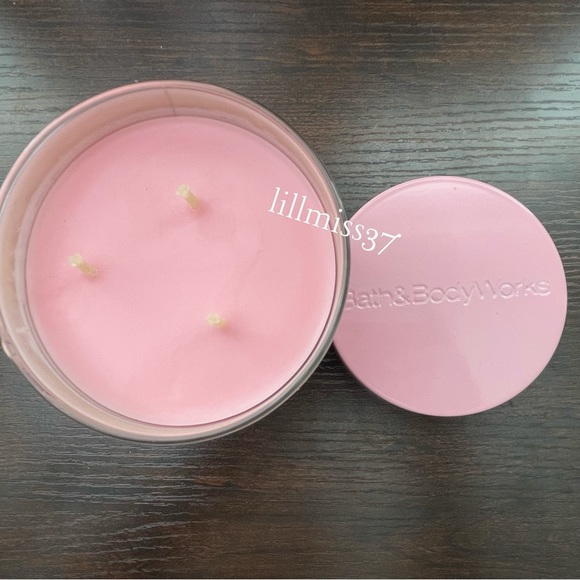 FIJI WHITE SANDS BRAND NEW BATH & BODY WORKS 3 WICK CANDLE GORGEOUS COLORED WAX - Picture 3 of 4